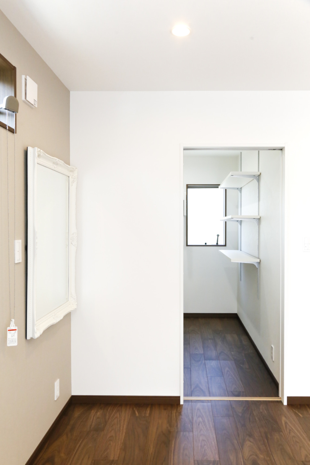 光が差し込む明るい家